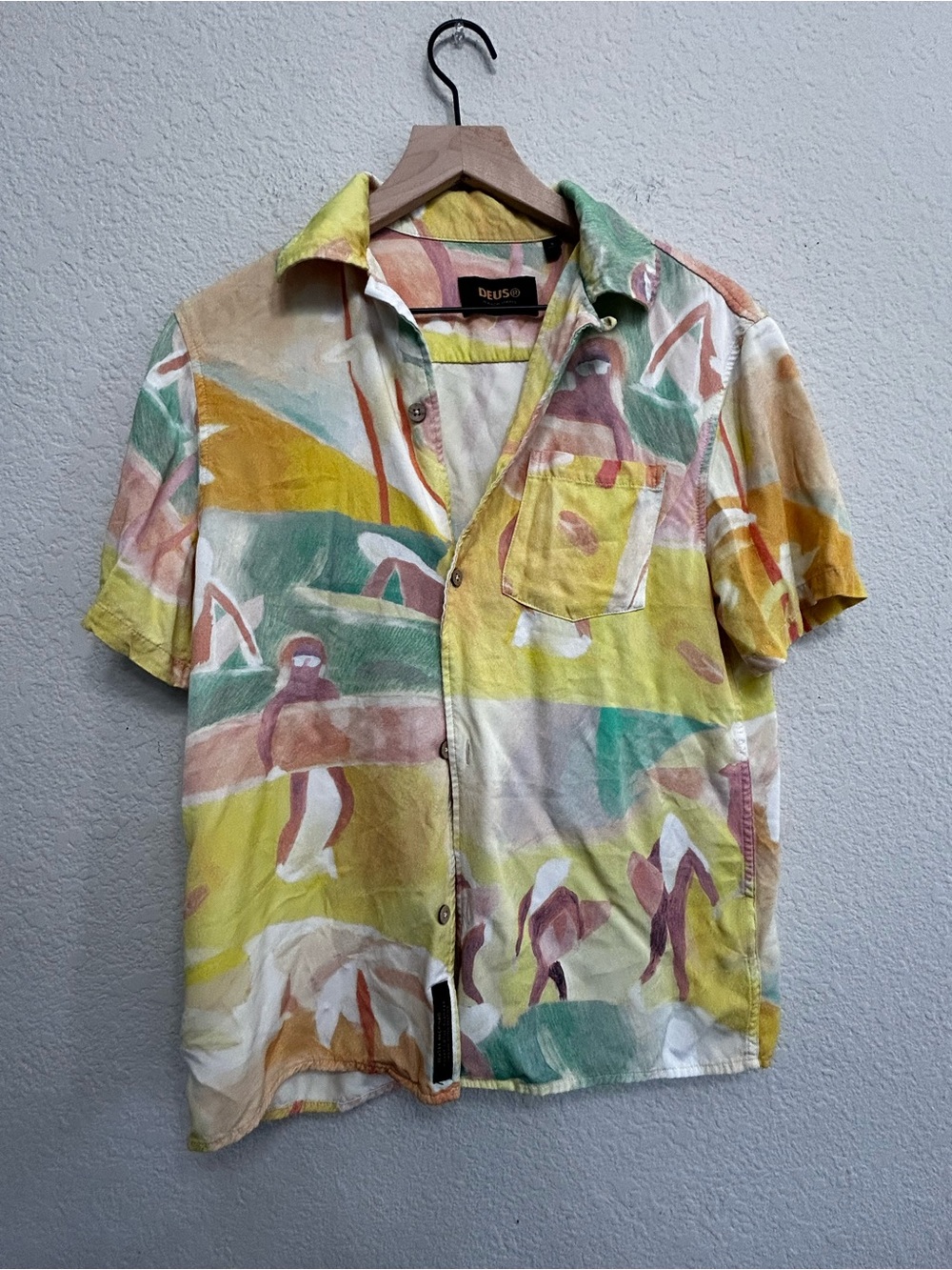 Deus Ex Machina Loaded Shirt Mens Small S Rayon Abstract Surf Camp Short Sleeve